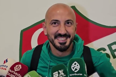 Bursaspor kaptanı Ahmet İlhan Özek’ten rakiplerine gözdağı: Namağlup şampiyon olacağız