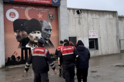 Sakarya'da 140 metre bakır kablo çalan 4 şüpheli jandarma ekiplerince yakalandı