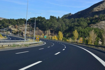 Bursa-Karacabey yolunda çalışma var! Servis yolundan izin veriliyor...