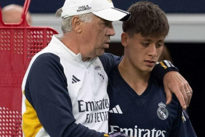 Real Madrid'in hocası Ancelotti maçın yorumcusunu bile çıldırttı!