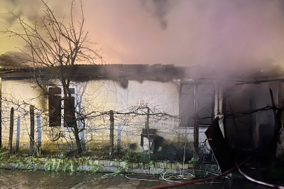 Samsun’da yangında bir ev küle döndü