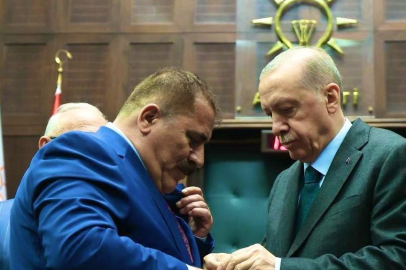 Şırnak'ta bağımsız belediye başkanı AK Parti'ye geçti