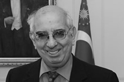 Tarih profesörü Feroz Ahmed hayatını kaybetti