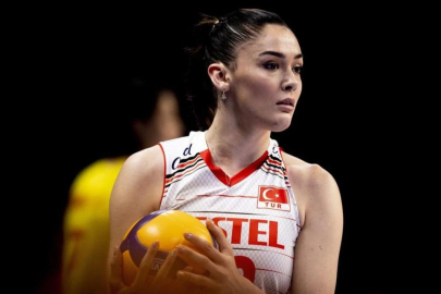 Zehra Güneş'in liseli tarzına beğeni yağdı!