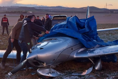 Ankara'da eğitim uçağı tarlaya zorunlu iniş yaptı