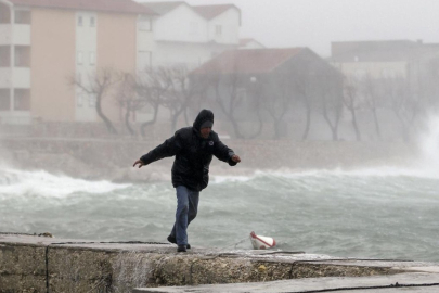 Meteoroloji'den denizlerde fırtına uyarısı