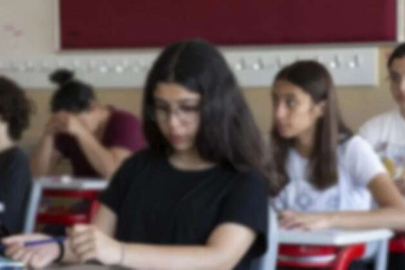 Liselerde yeni dönem resmen başladı! Devamsızlık, diploma, rapor alma zorunluluğu…