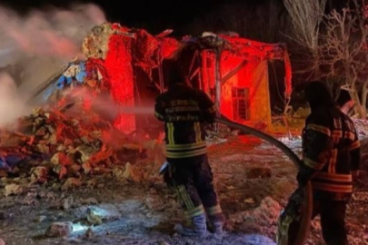 Mersin'de çıkan ev yangınında bir kişi hayatını kaybetti