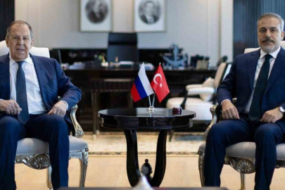 Bakan Fidan Lavrov'la görüştü: Barışa katkı sunacak her adımı atmaya hazırız