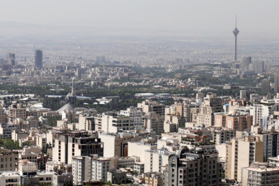 İran’da enerji tasarrufu için kamu kurumları ve okulların tatili bir gün uzatıldı