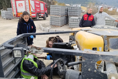 Aydın'da parke taşı taşıyan forklift devrildi: 1 yaralı