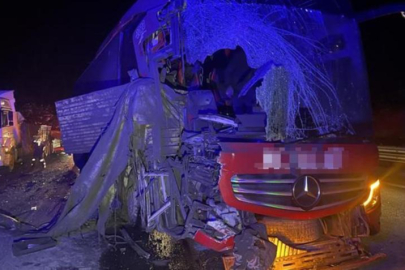 Bolu'da yolcu otobüsü TIR'a çarptı! 6 kişi yaralandı