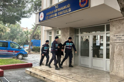 Manisa'da kendilerini MİT mensubu olarak tanıtan dolandırıcılara jandarmadan operasyon: 5 gözaltı