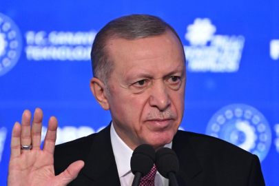 Cumhurbaşkanı Erdoğan'dan Özel'e: Ayaklarını denk al denk almazsan denk getirmesini biz biliriz