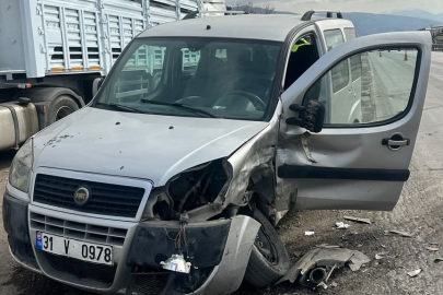 Hatay Dörtyol'da otomobille çarpışan aracın sürücüsü öldü