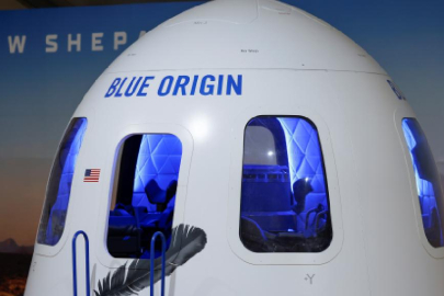 ABD'li şarkıcı Katy Perry uzay yolculuğu yapacak