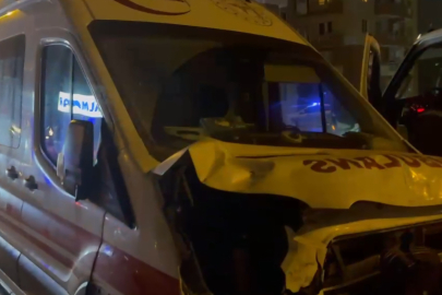 Bartın'da hasta taşıyan ambulans ile otomobil çarpıştı: 8 yaralı
