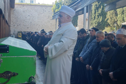 Sinop'ta imam, babasının cenaze namazını kıldırdı