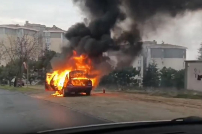 Tekirdağ'da seyir halindeki otomobil yandı