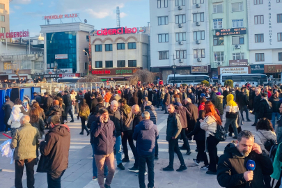Terör örgütü elebaşı Öcalan’ın PKK’ya silah bırakma çağrısı Diyarbakır’da dev ekrandan takip edildi