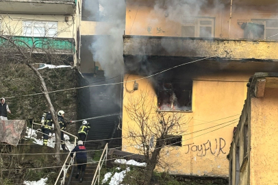 Zonguldak'ta iki katlı binada korkutan yangın