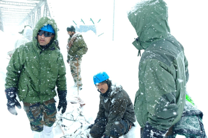 Hindistan’da çığ: 41 kişi kar altında mahsur kaldı