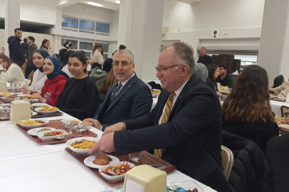 Bakan Işıkhan üniversite öğrencileriyle iftar yaptı