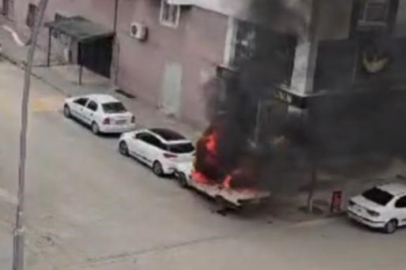 Diyarbakır’da park halindeki Fiat Tofaş alev topuna döndü