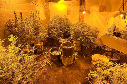 İzmir’de zehir tacirlerine operasyon