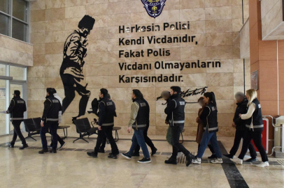 Antalya'da irtikap ve nitelikli dolandırıcılık suçundan 8 şüpheliden 4'ü tutuklandı