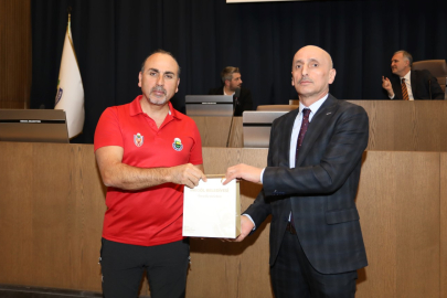 Bursa İnegöl’ü gururlandıran isimler mecliste ödüllendirildi