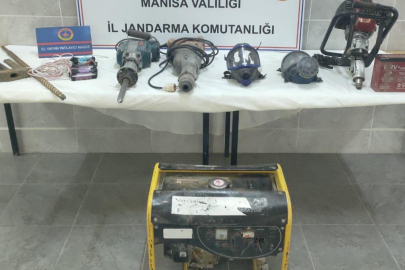 Manisa'nın iki ilçesinde izinsiz kazıya suçüstü