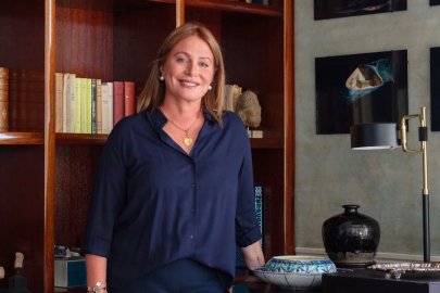 Mustafa Koç'un eşi Caroline Koç, Kandilli'deki evinin kapılarını ilk kez açtı!