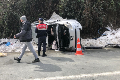 Rize'de işçi servisi ile hafif ticari araç çarpıştı: 3 yaralı