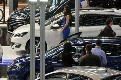 Sıfır araç fren yaptı, 2. el tam gaz devam! 'Tam zamanı'