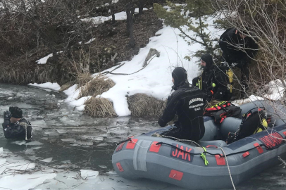 Yozgat'ta kayıp öğretmeni dalgıçlar arıyor