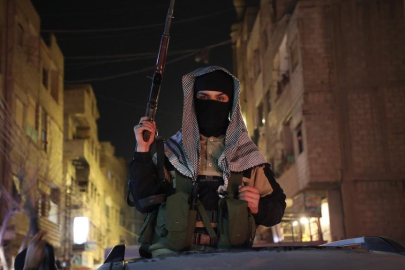 Suriye'de Esad yanlıları saldırıya geçti! İki şehirde çatışma...