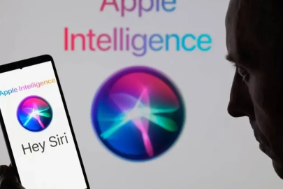 iPhone kullanıcıları beklemeye devam edecek: Yapay zeka destekli Siri ertelendi