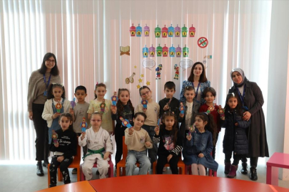 Bursalı minikler kendi ramazan davulunu yaptı