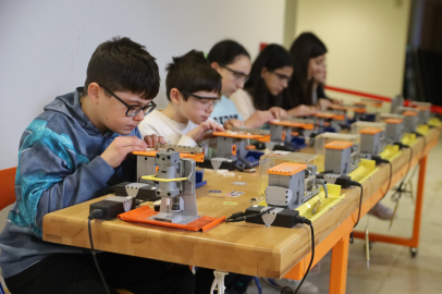 Çocuklar, Bursa Büyükşehir’le bilim yolculuğuna çıktı