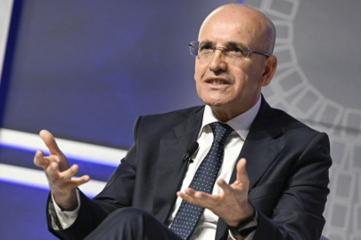 Şimşek: Enflasyon düşene kadar kur politikası değişmeyecek