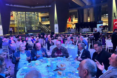 Bursa Osmangazi Belediye Başkanı Aydın muhtarlar ve meclis üyelerine iftar verdi