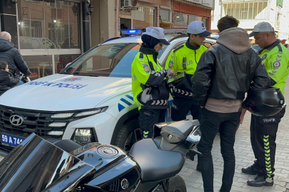 Tekirdağ'da trafiği tehlikeye attı, plakayı kapattı, cezayı yedi