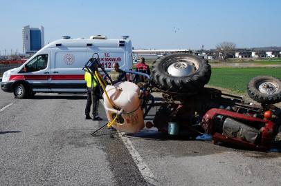Edirne'de tekeri kopan traktör devrildi: 1 yaralı