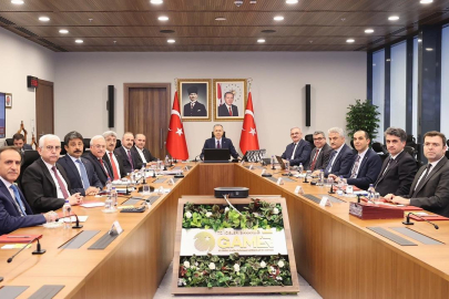 Bakan Yerlikaya: Sahipsiz hayvan konusunu el birliğiyle çözeceğiz