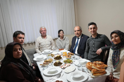 Bursa'da Başkan Aydın, Ayaz ailesinin iftar sofrasına konuk oldu