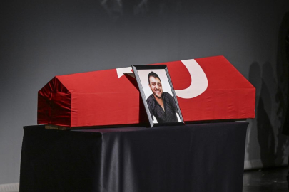 Oyuncu Şinasi Yurtsever son yolculuğuna uğurlandı