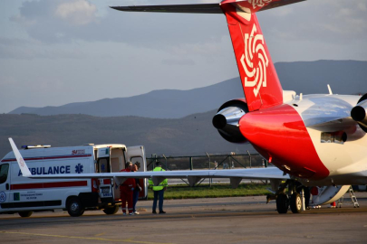 Kuzey Makedonya'daki yangında ağır yaralanan 3 kişi ambulans uçakla Türkiye'ye getiriliyor