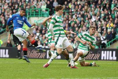 Rangers derbide Celtic'i devirdi!