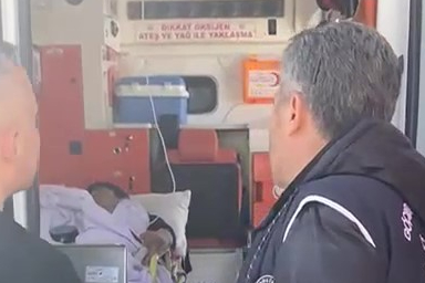 Amasya'da ambulanstan kaçak göçmen çıktı